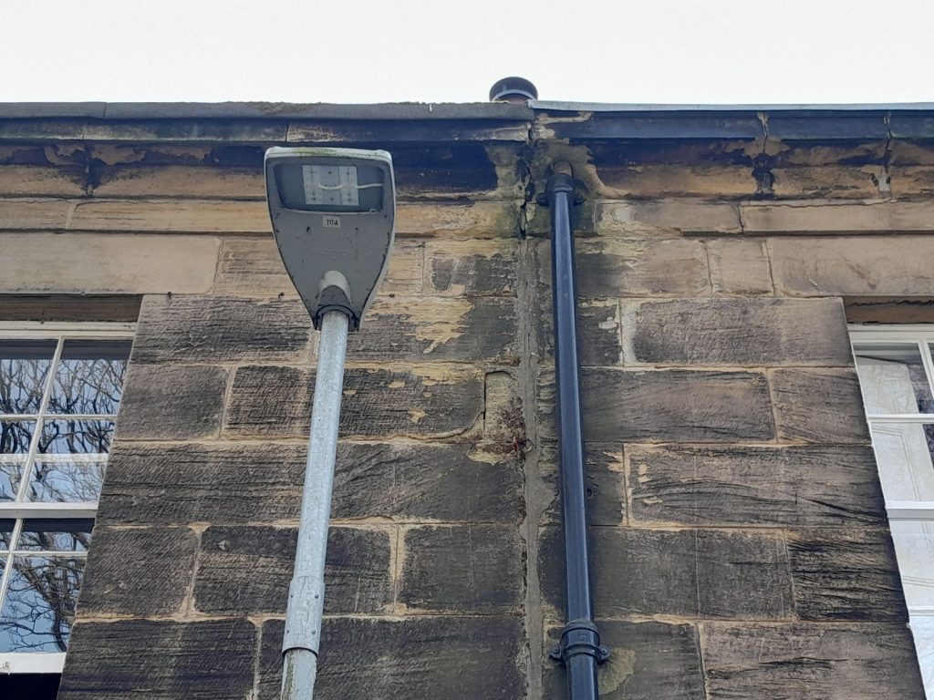 Outbreaks of dry not in old houses